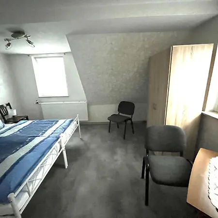 Schoene Mit Gemeinsamer Nutzung Von Bad, Toilette Und Kueche Apartment Schwarzach