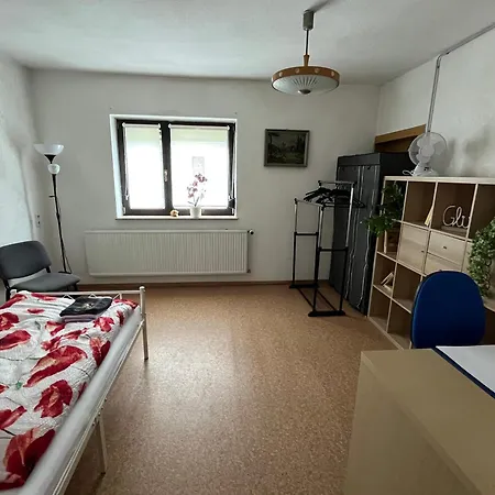 Schoene Mit Gemeinsamer Nutzung Von Bad, Toilette Und Kueche Apartment Schwarzach