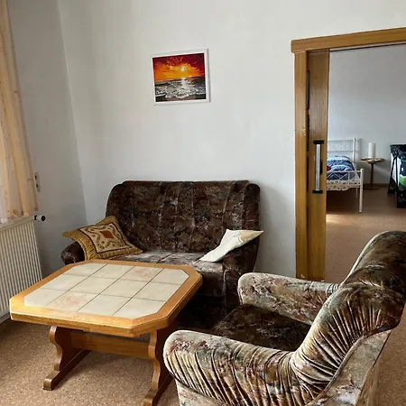 Schoene Mit Gemeinsamer Nutzung Von Bad, Toilette Und Kueche Apartment Schwarzach