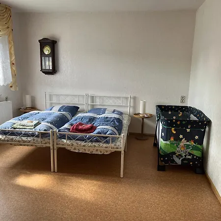 Schoene Mit Gemeinsamer Nutzung Von Bad, Toilette Und Kueche Apartment Schwarzach