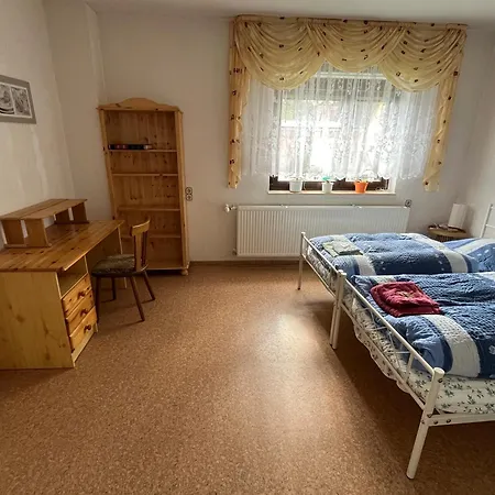 Schoene Mit Gemeinsamer Nutzung Von Bad, Toilette Und Kueche Schwarzach